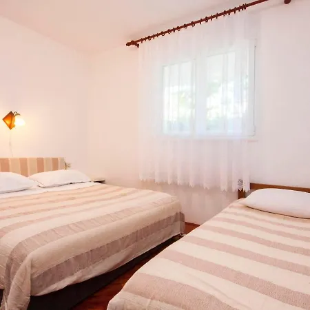 Guest house Skarpa 1601 3*