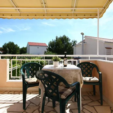 Skarpa 1601 רוגוזניצה