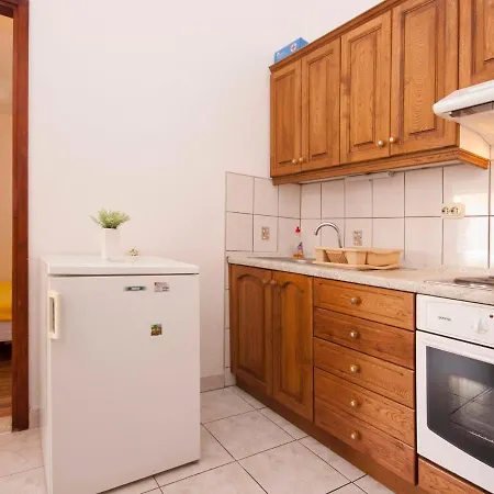 Skarpa 1601 Konukevi Rogoznica (Sibenik-Knin)