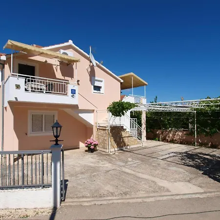 Konukevi Skarpa 1601 Rogoznica (Sibenik-Knin)