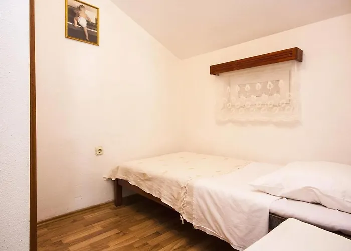 Skarpa 1601 Rogoznica (Sibenik-Knin)