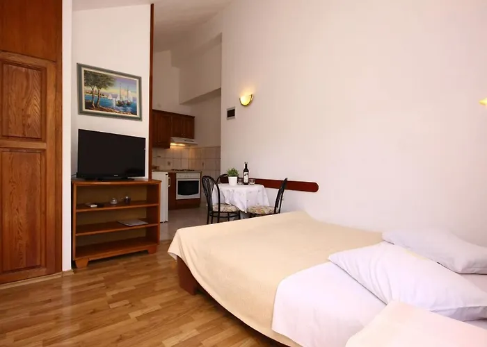 Skarpa 1601 Rogoznica (Sibenik-Knin)